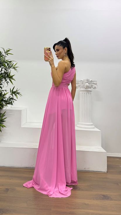 Rosa Abendkleid mit tiefem Ausschnitt und One-Shoulder-Design